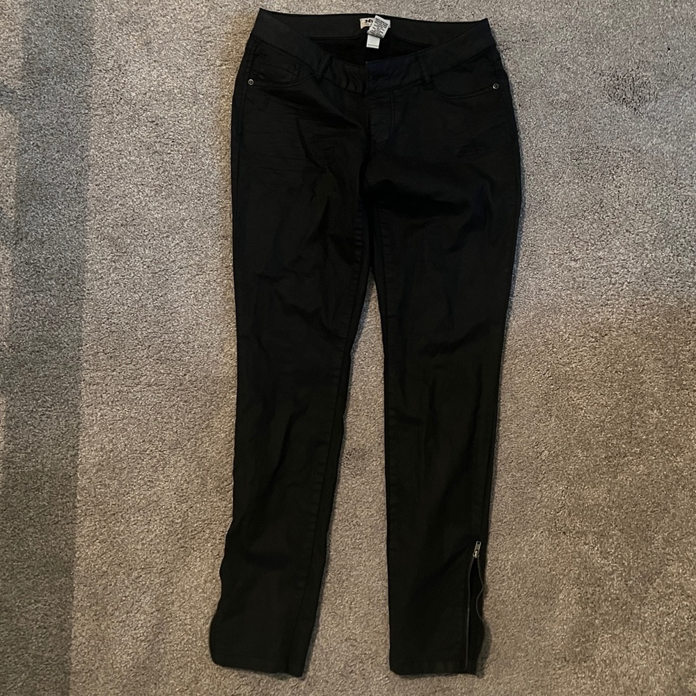 Faux Leather Pants - Wax covered pants